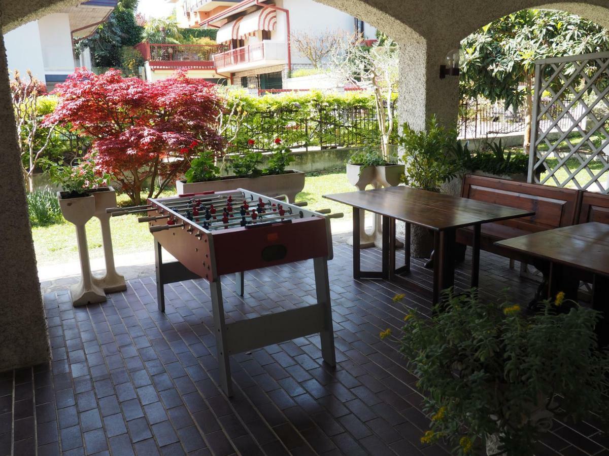 B&B Villa Filotea & Apartment เดเซนซาโนเดลการ์ดา ภายนอก รูปภาพ