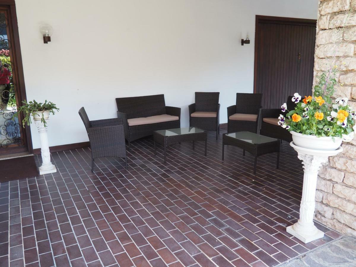B&B Villa Filotea & Apartment เดเซนซาโนเดลการ์ดา ภายนอก รูปภาพ